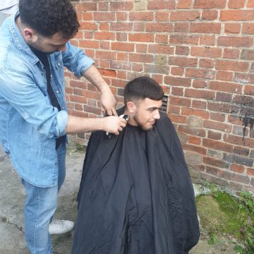 London mobile barber providing premium shaving with a blend of modern and traditional techniques